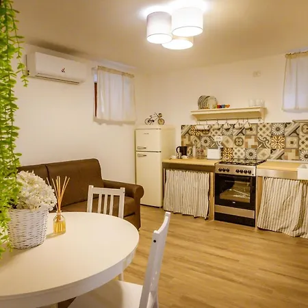 Sweet House Apartment